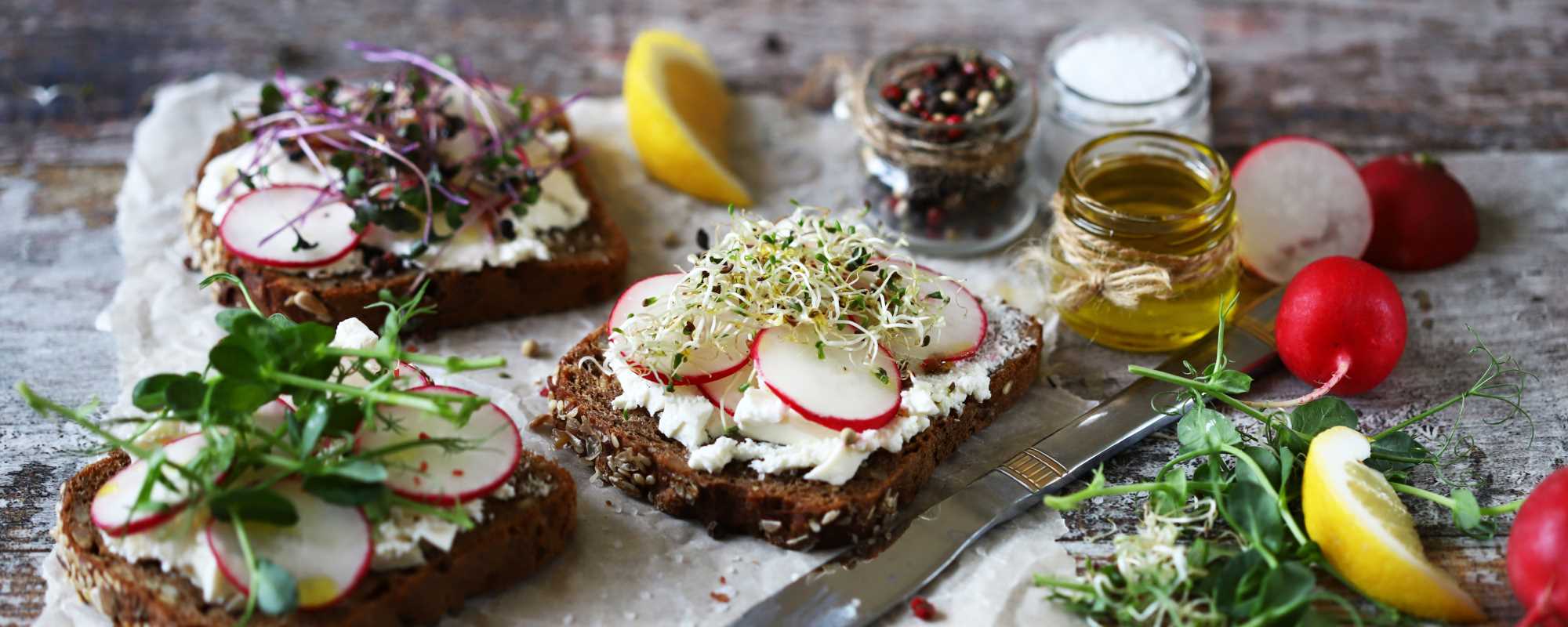 Awesome Microgreens and Small Crops for High-Yield Nutrition